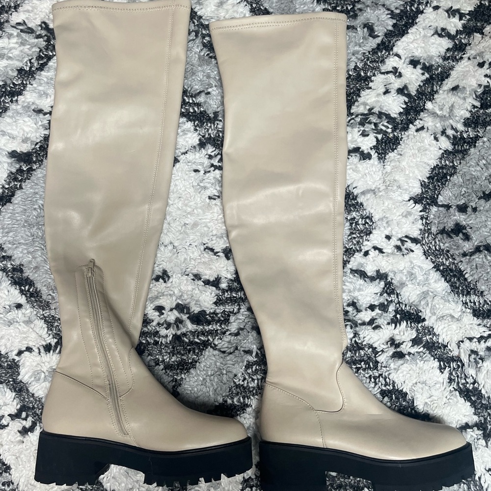 Women's Abound Jessica Flat-Form
Over The Knee Stretchy Boot Beige Size 8